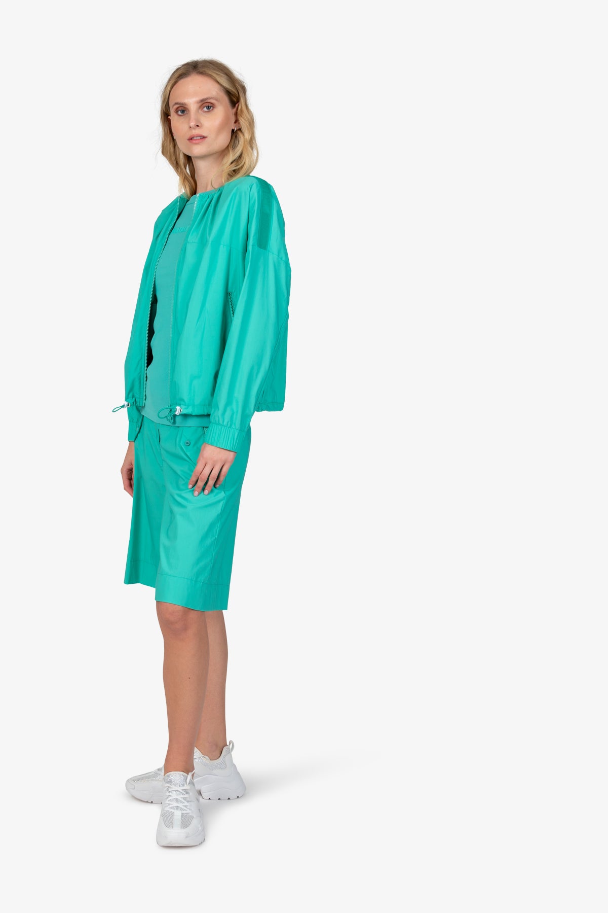 Blousson with Round Neck