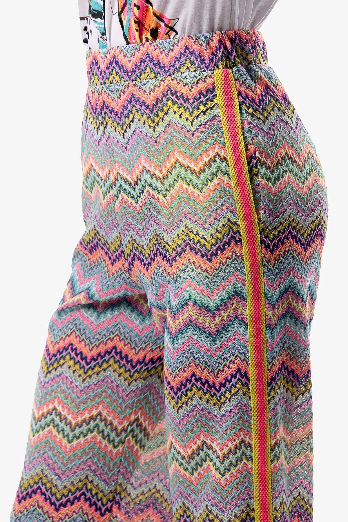 Pants with Zigzag Pattern