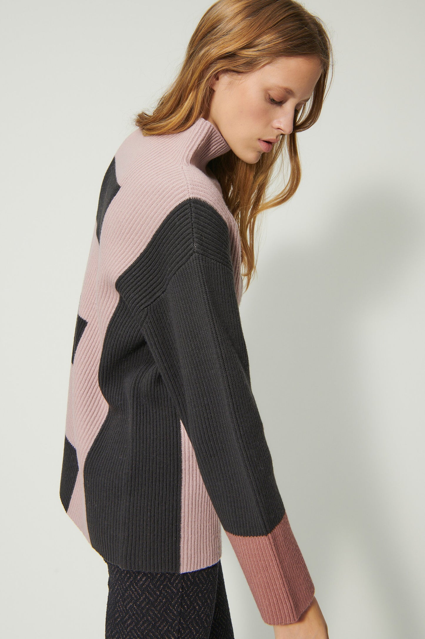 Turtleneck Sweater with with contrast color block