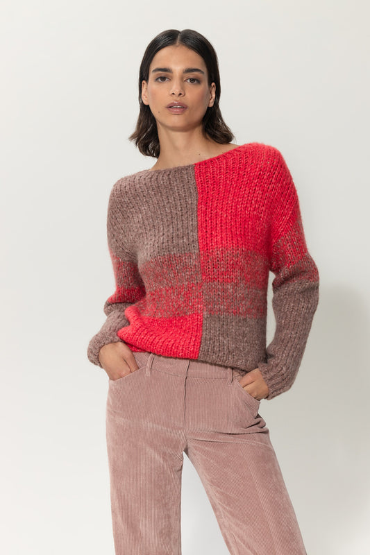 Turtleneck Sweater with with contrast color block