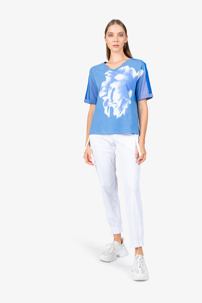 T-shirt with Round V-neck