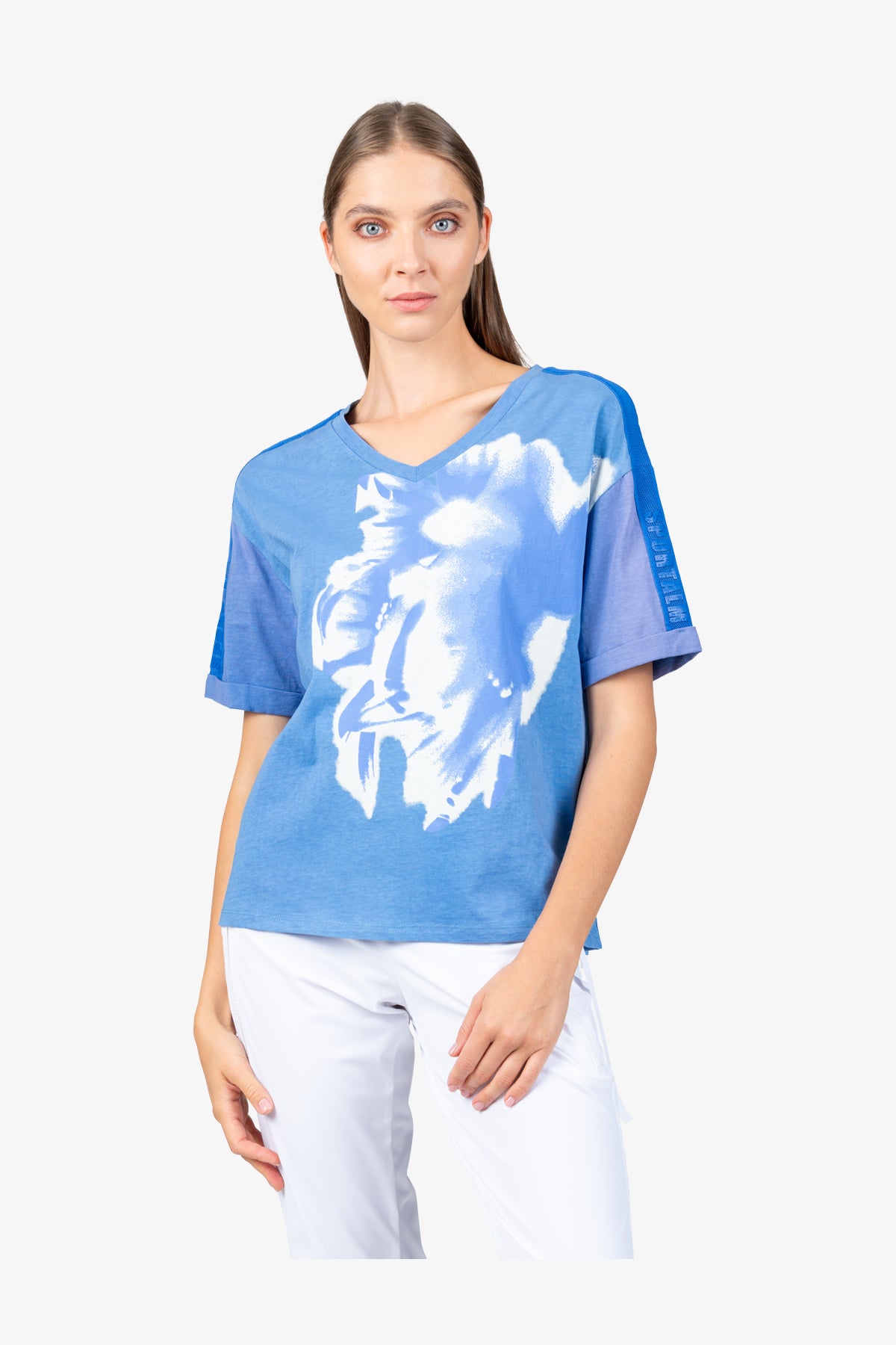 T-shirt with Round V-neck