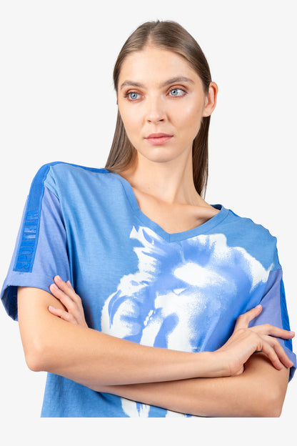 T-shirt with Round V-neck