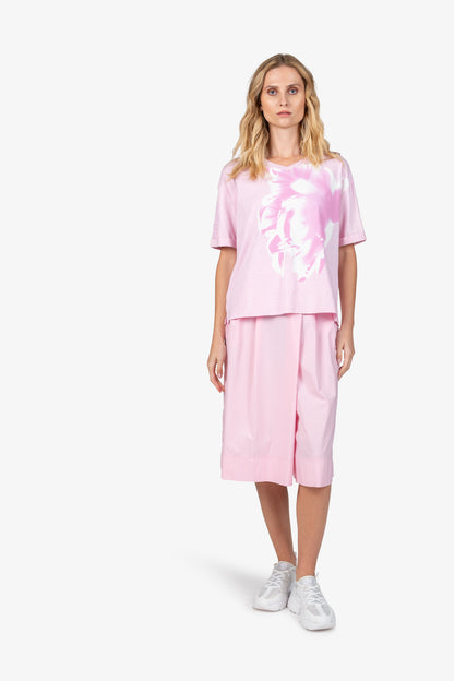 T-shirt with Round V-neck