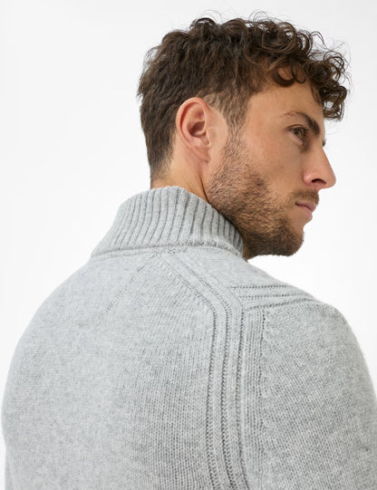 Soft Wool: Knitted Cardigan in a Wool Blend