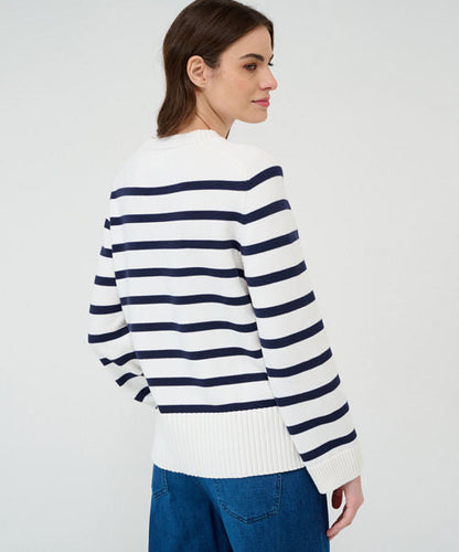 Pullover with Smart Horizontally Striped Look