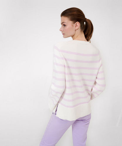 Pullover with Smart Horizontally Striped Look