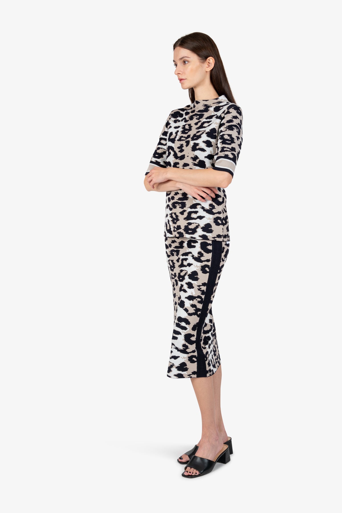 Short-sleeved Jumper with Stand-up Collar