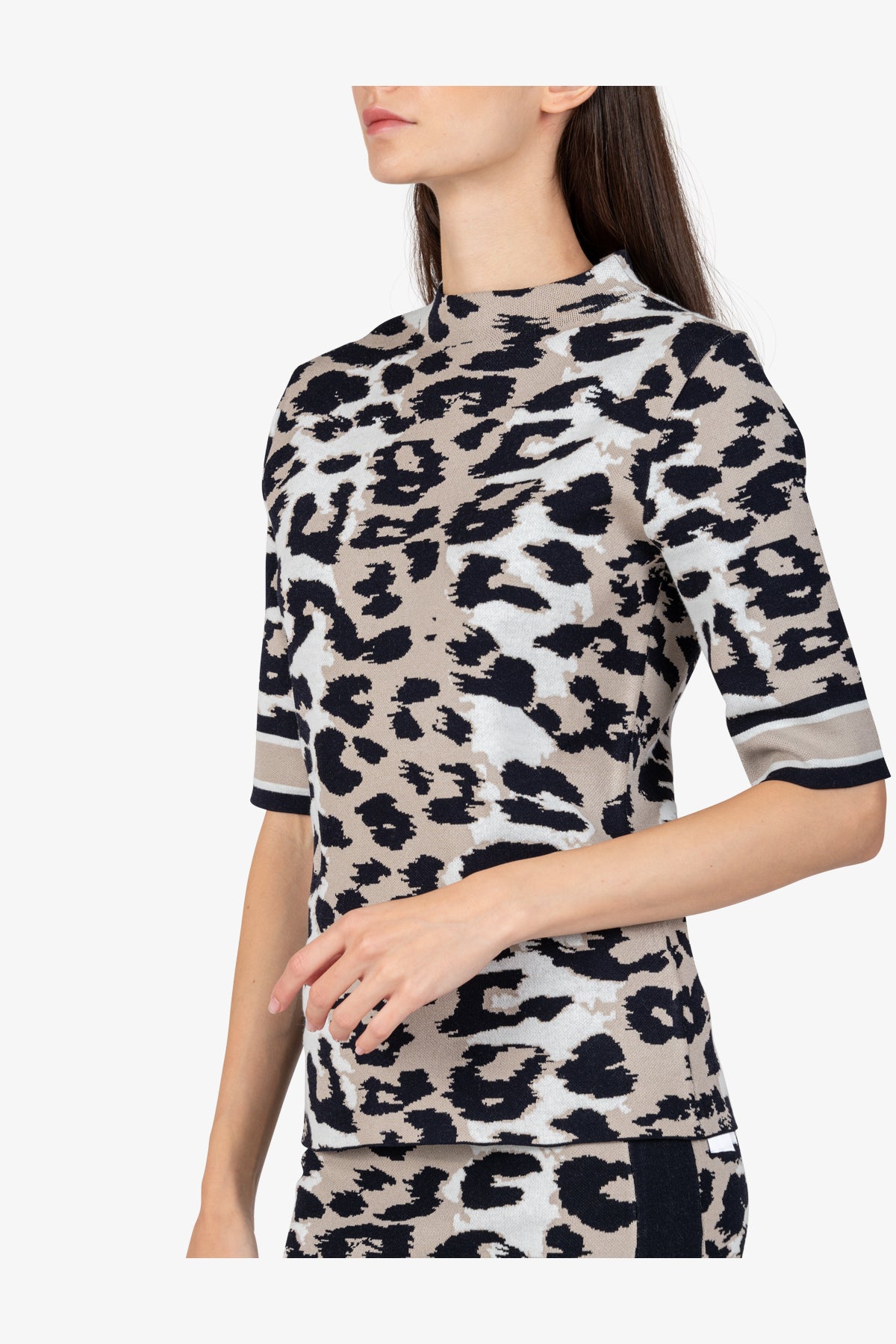 Short-sleeved Jumper with Stand-up Collar