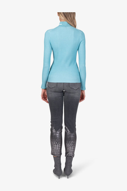 Turtleneck Jumper Made from High-quality Viscose Fabric