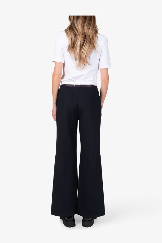 Noble, Classic Trousers for Slipping on