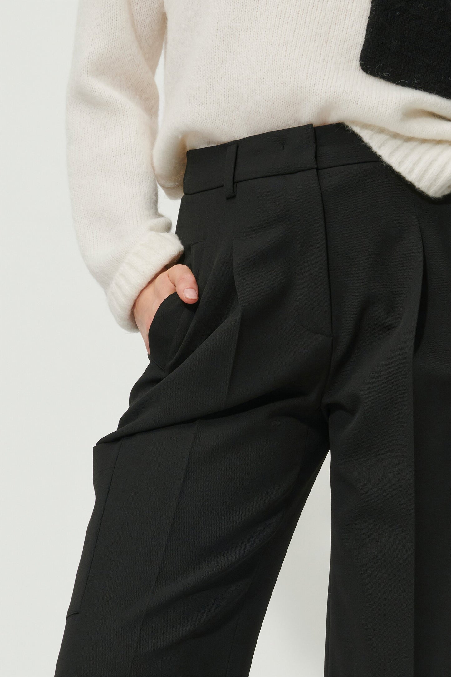 Cargo pants with pleats