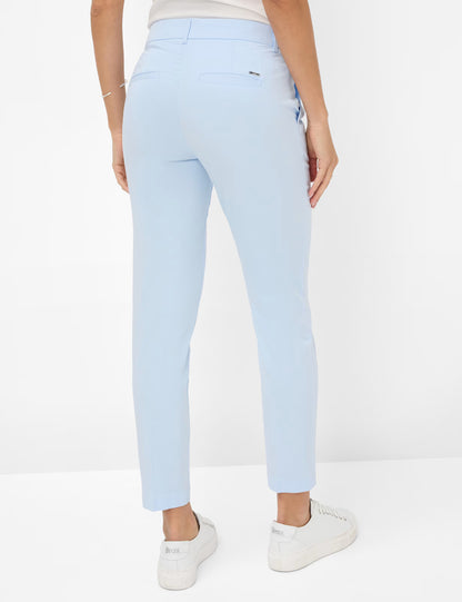 Ultralight: Chinos in Regular Fit
