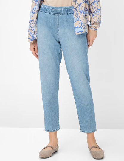 Denim: Chino in Tafeded Fit