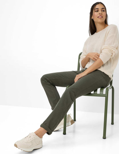 Premium Denim: Five-Pocket Jeans in Feminine Fit
