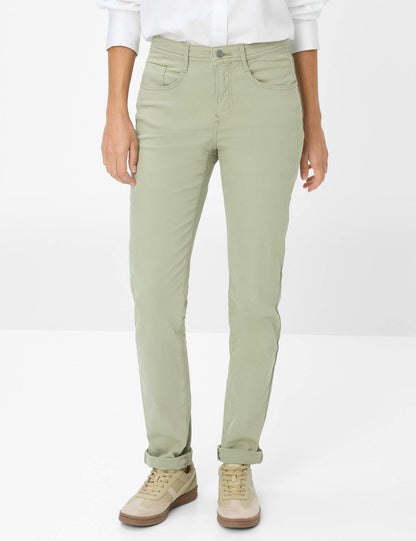 Premium Denim: Five-Pocket Jeans in Feminine Fit