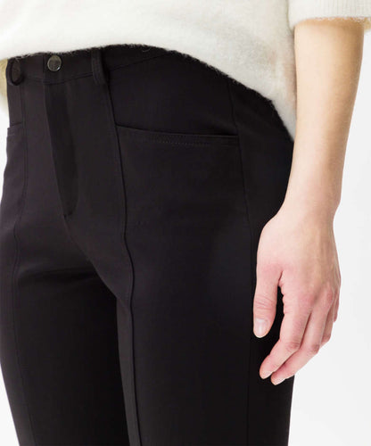 採用優質保暖材質製成的冬季長褲
