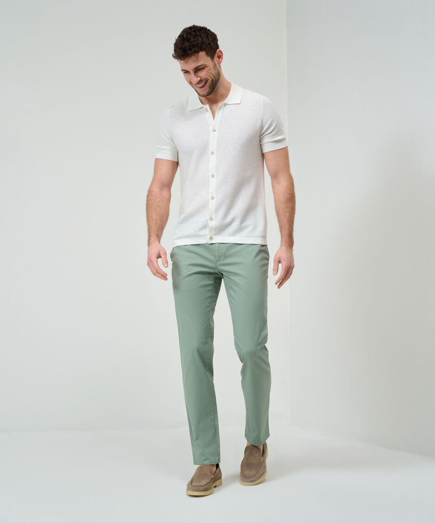 Ultra-elastic Slim Chinos