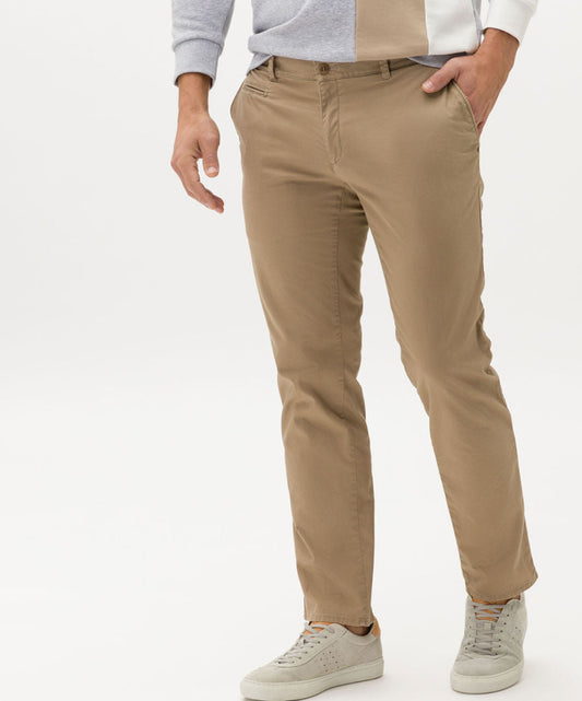 Ultra-elastic Slim Chinos