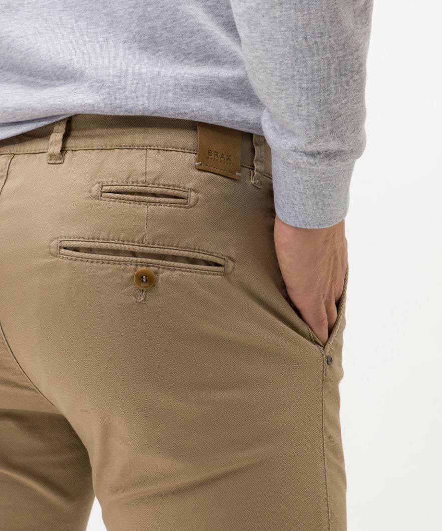 Ultra-elastic Slim Chinos