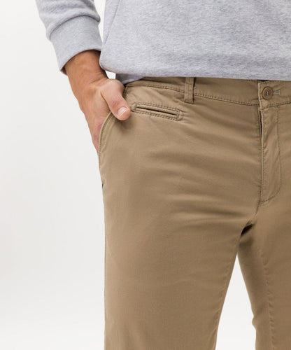 Ultra-elastic Slim Chinos