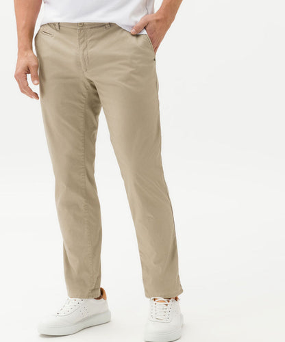 Ultra-elastic Slim Chinos