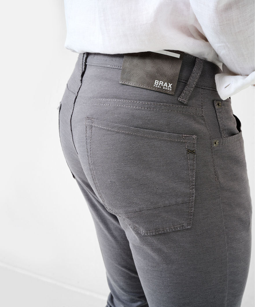 Five-pocket Pants in a Two-toned Look