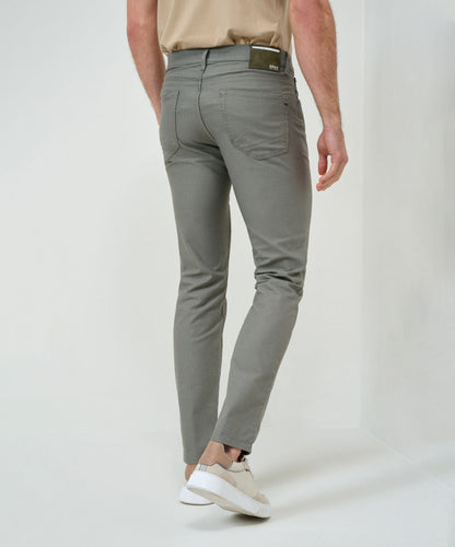 Five-pocket Pants in a Two-toned Look