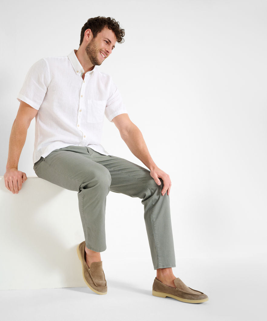 Slim Chinos Made from Hi-Flex Fibers