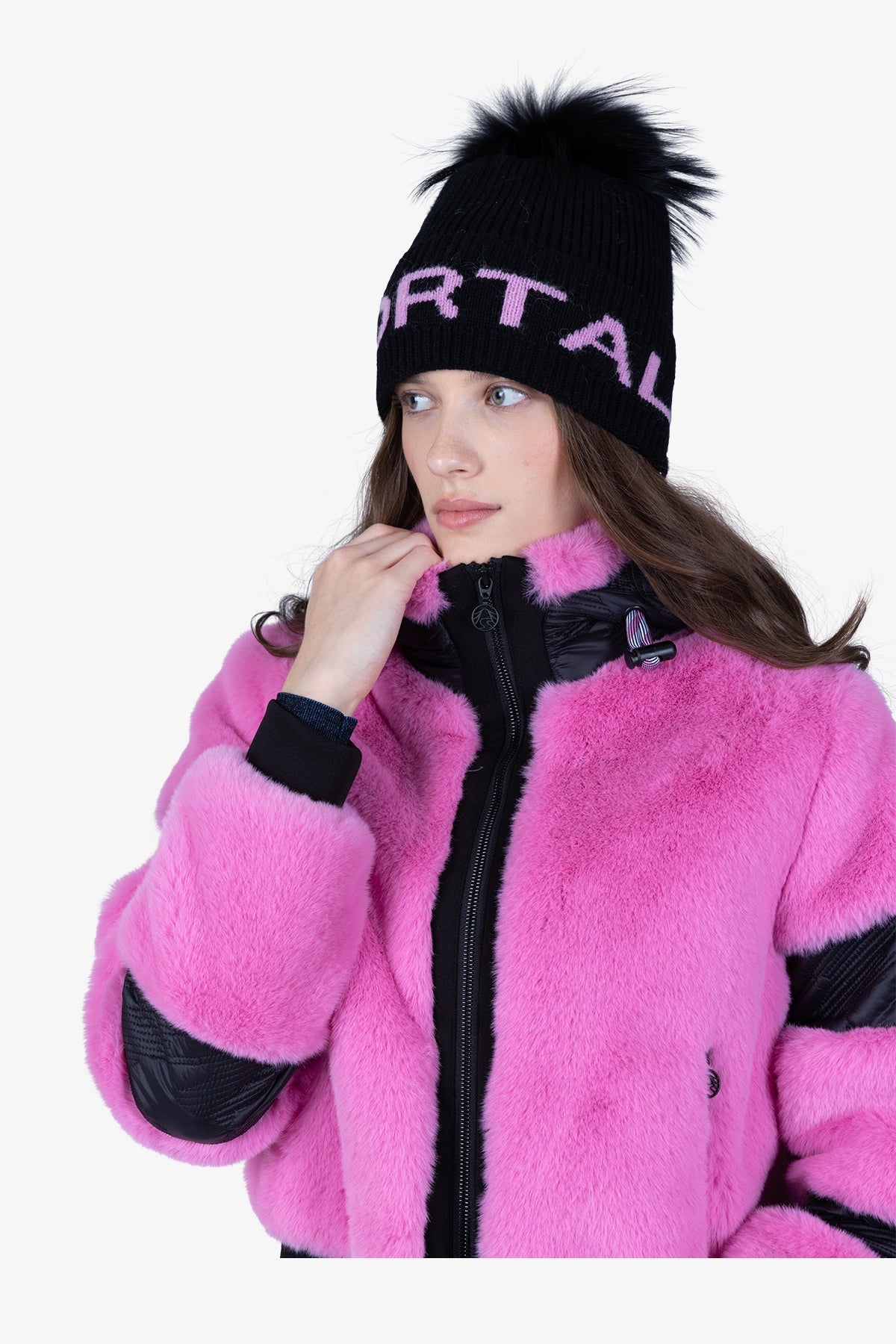 皮草毛球字母圖案針織帽