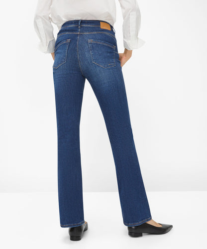 Free to Move: Five-pocket Jeans in Skinny Bootcut