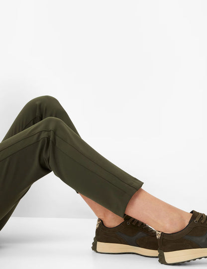 Clean Techno: Chinos in Regular Fit