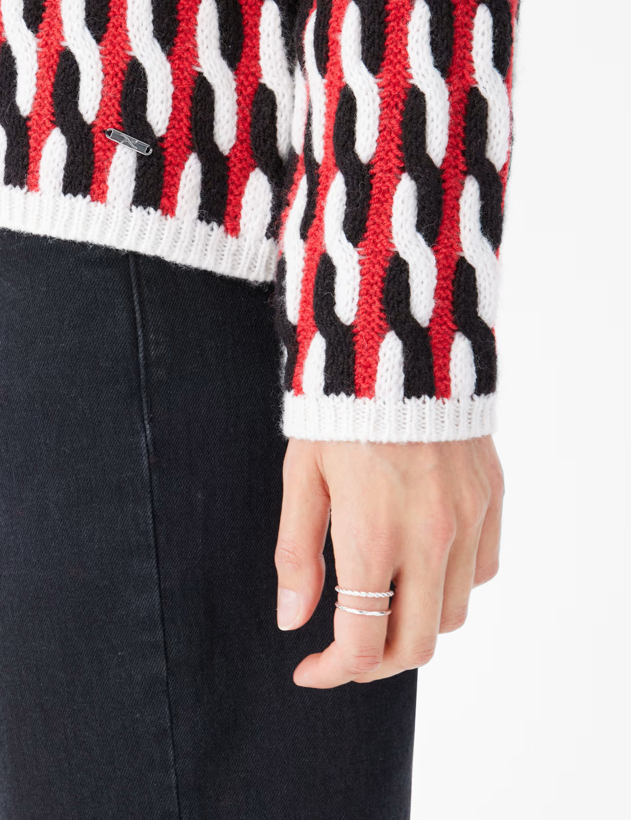 Braid: Knitted Sweater in Wool-Polyacryl Mix
