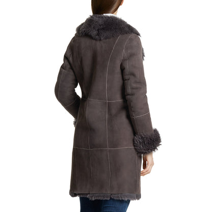Fur integrated coat with lapal collar