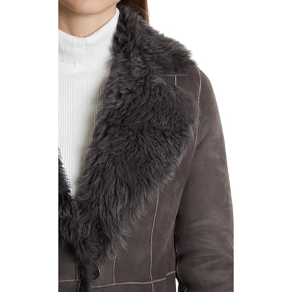 Fur integrated coat with lapal collar