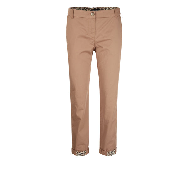 Chinos with leopard details