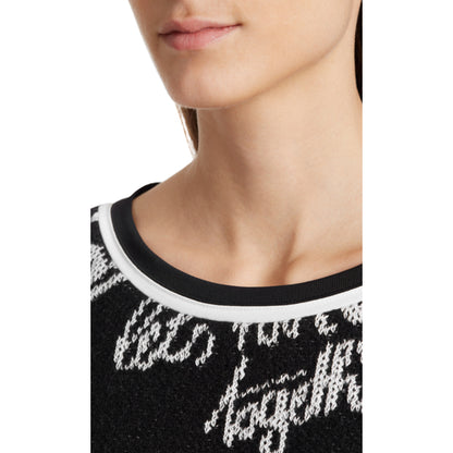 Sweater with slogans