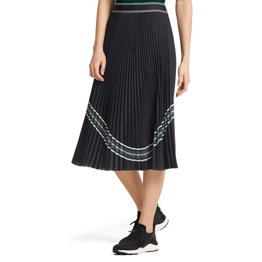 Skirt with sinuous lines
